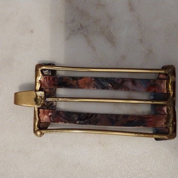 Beautiful faux gold and copper metal pendant. - Picture 2 of 5